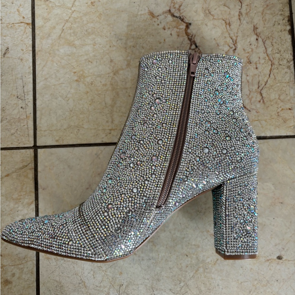 Super cute Betsy Johnson Booties